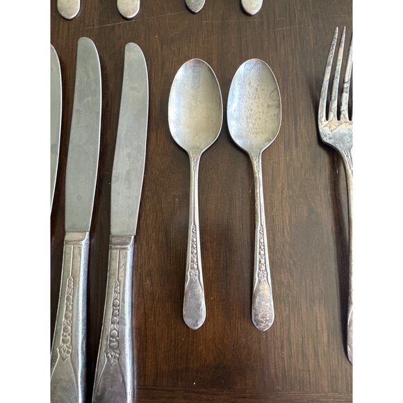 Vintage 1941 Wm Rogers Mfg Co Silverplate Flatware 28 Pcs Priscilla Lady Ann - Picture 5 of 9